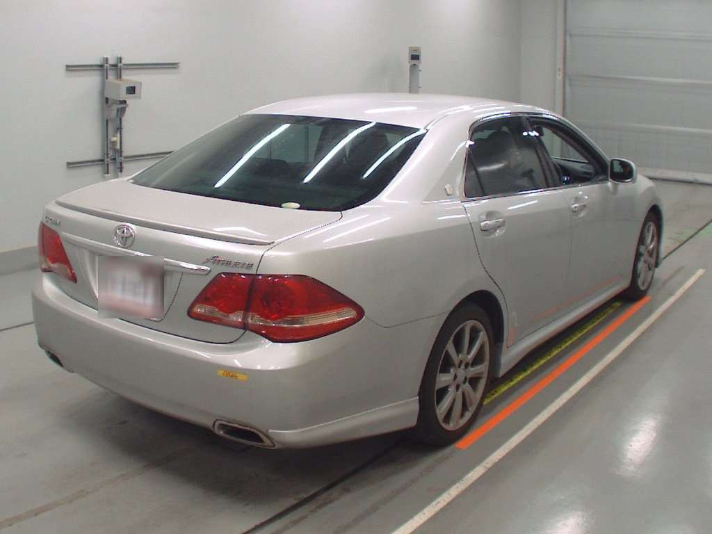 2009 Toyota Crown GRS200[1]