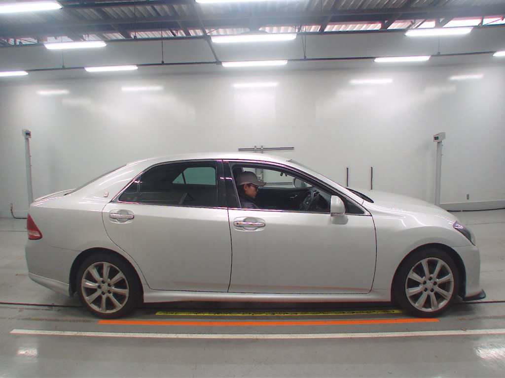 2009 Toyota Crown GRS200[2]