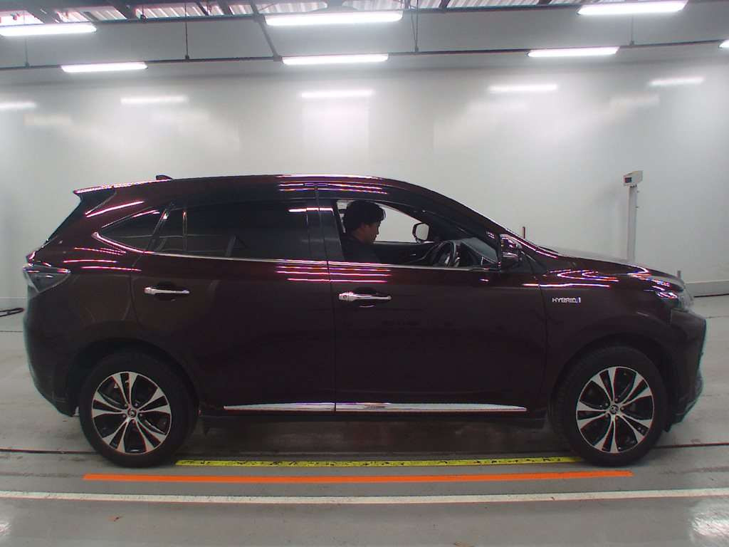 2014 Toyota Harrier Hybrid AVU65W[2]