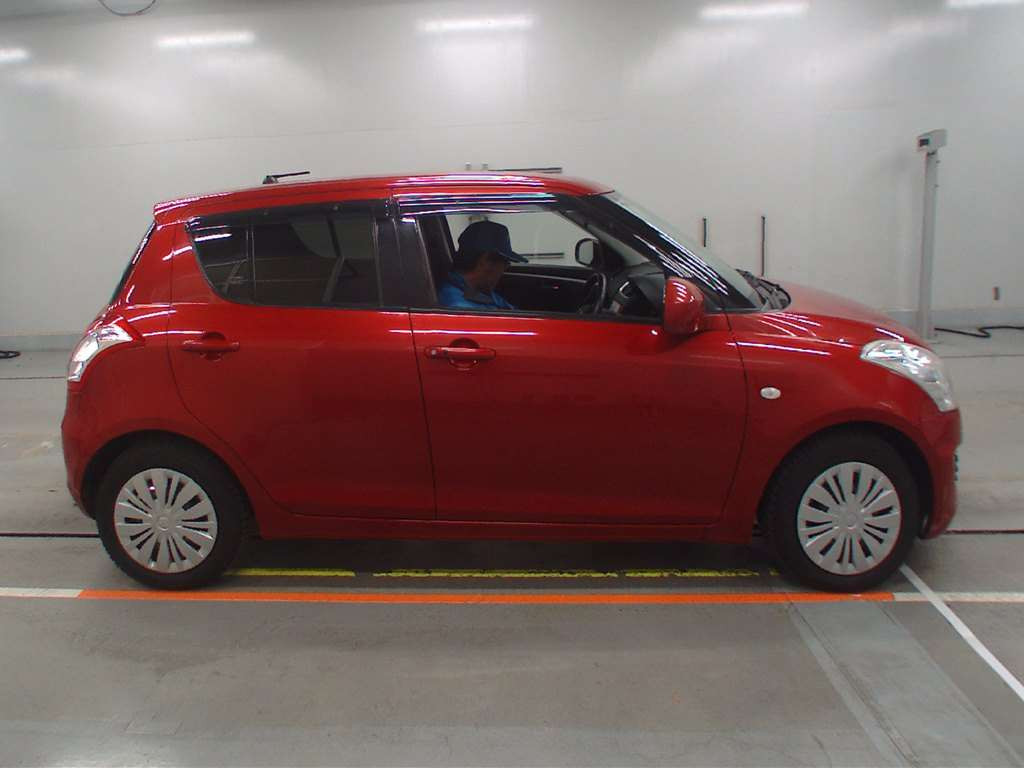 2016 Suzuki Swift ZC72S[2]