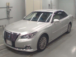 2017 Toyota Crown Hybrid