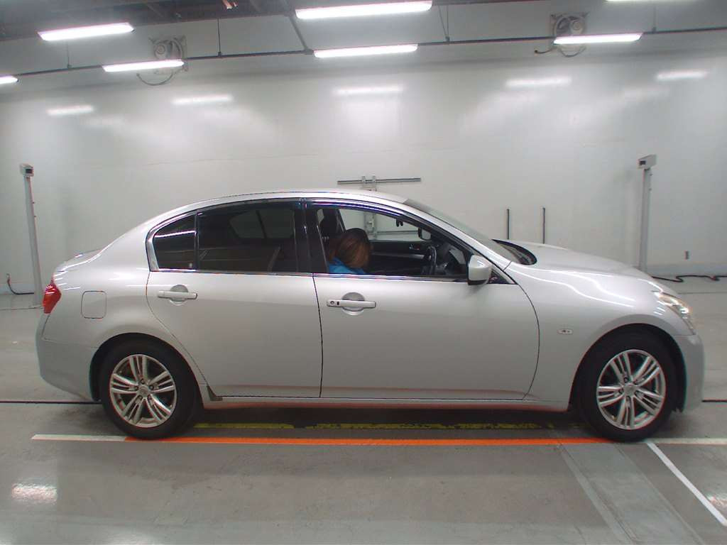 2010 Nissan Skyline V36[2]