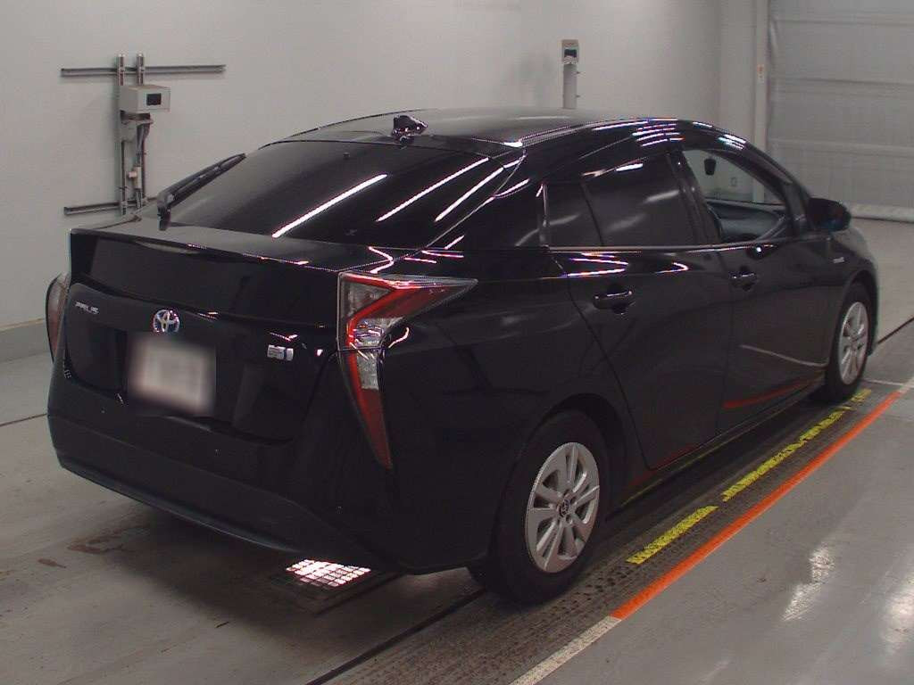 2018 Toyota Prius ZVW50[1]