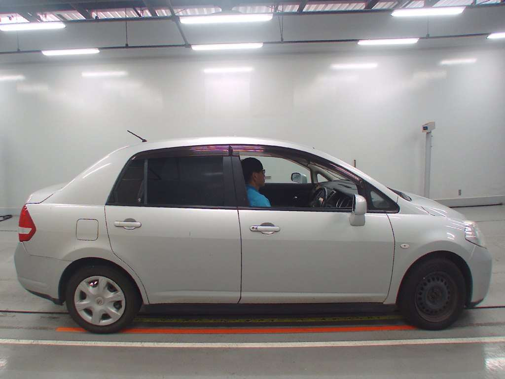 2008 Nissan Tiida Latio SC11[2]