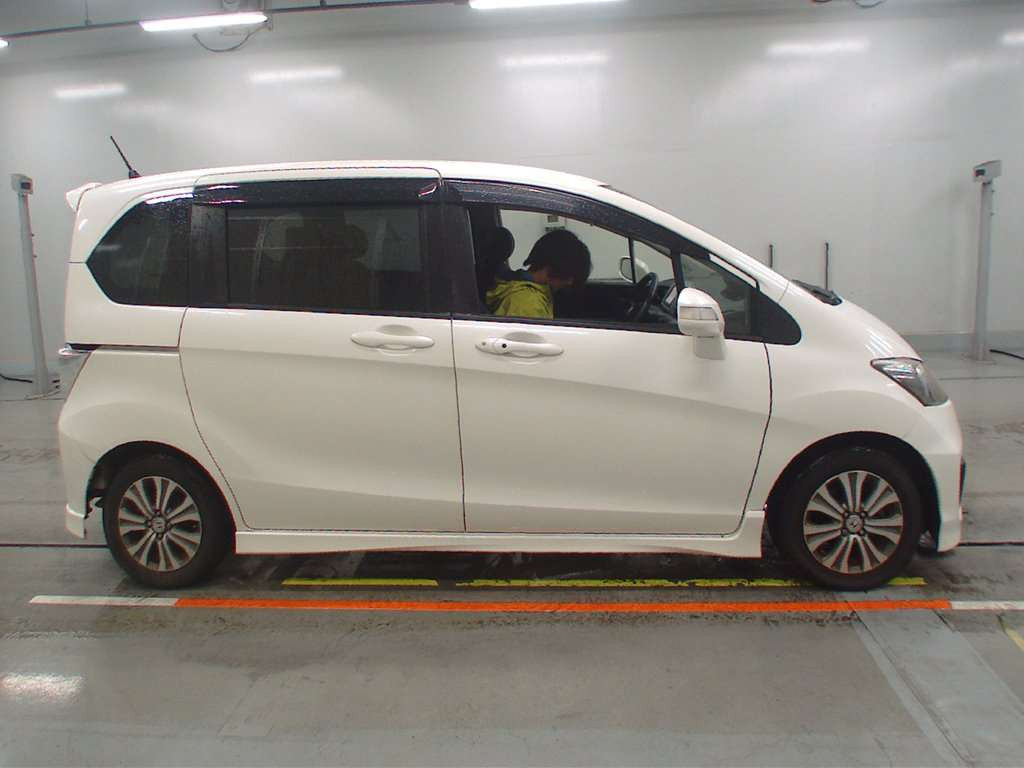 2012 Honda Freed GB3[2]