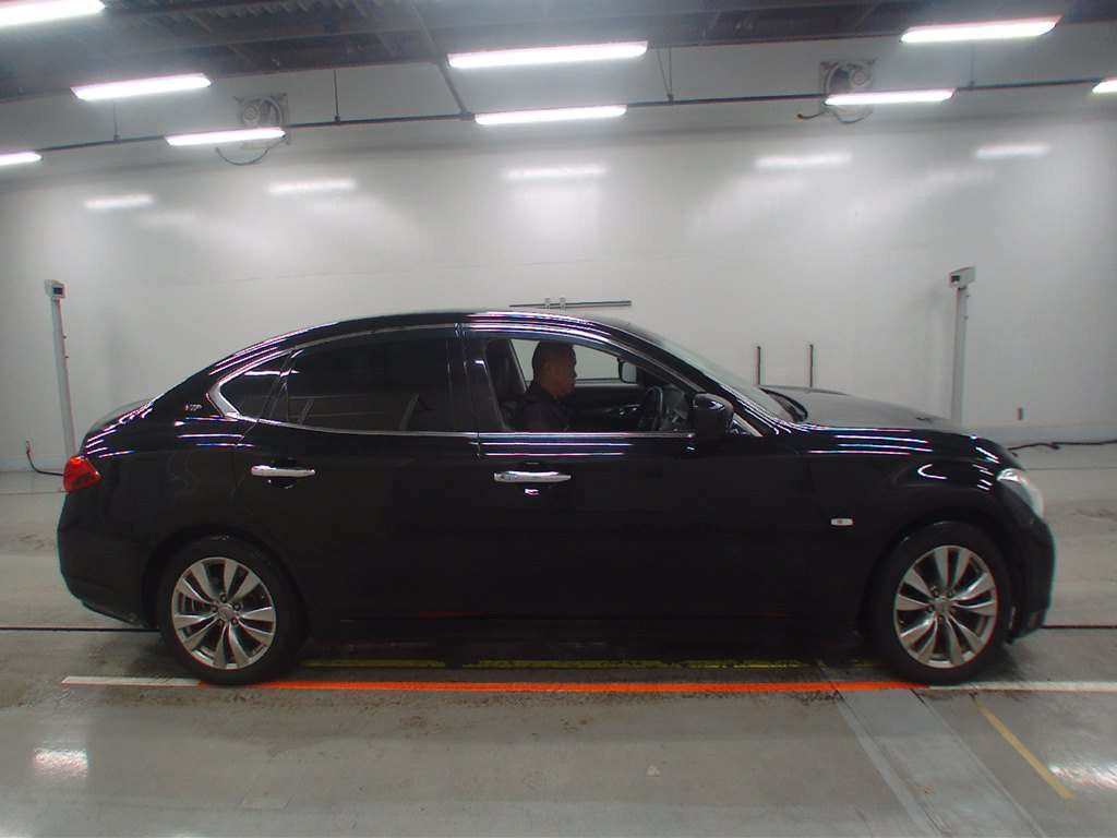 2011 Nissan Fuga Hybrid HY51[2]