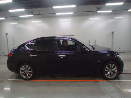 2011 Nissan Fuga Hybrid