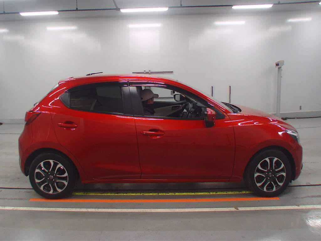 2016 Mazda Demio DJ5FS[2]