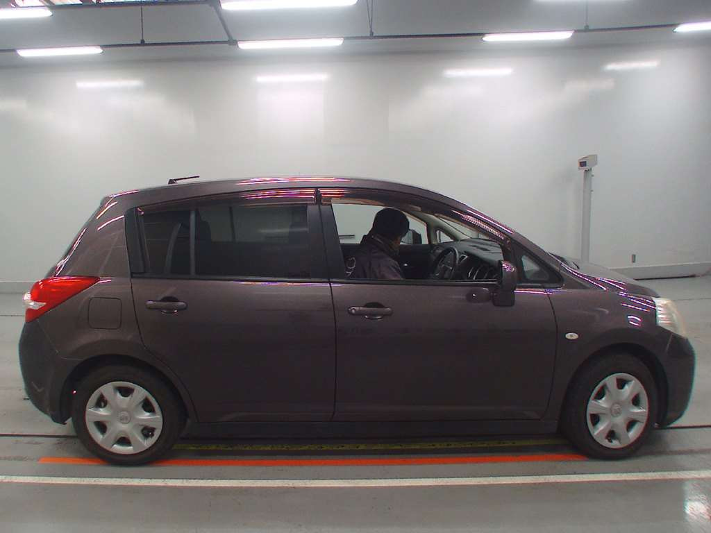 2008 Nissan Tiida C11[2]