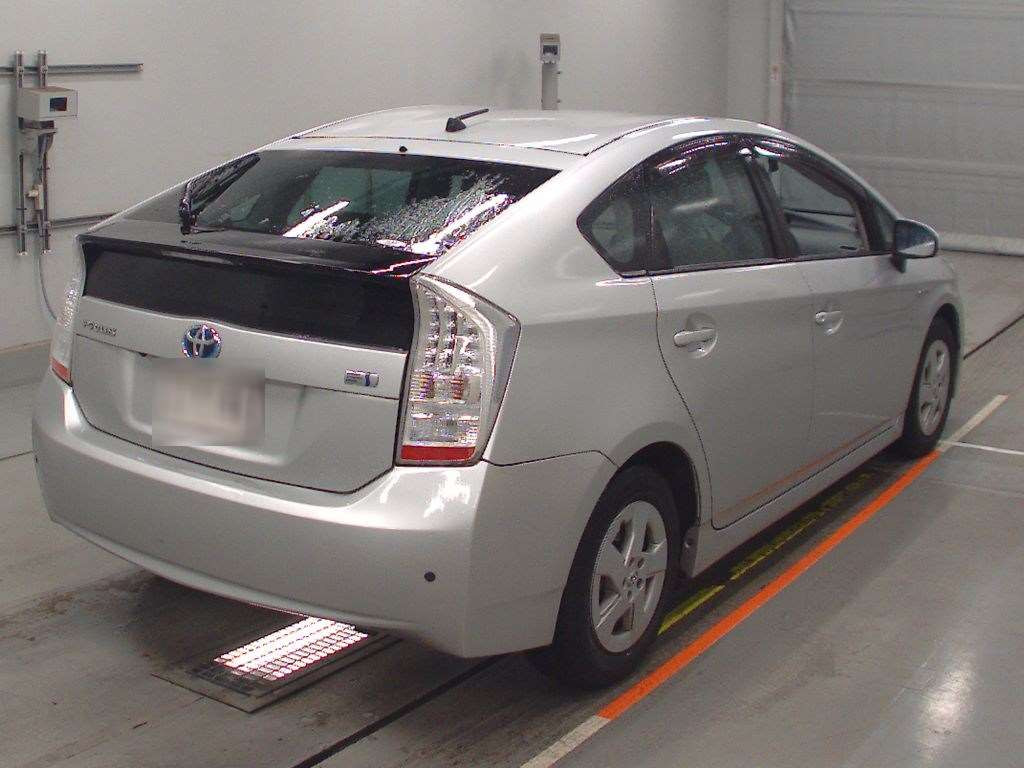 2011 Toyota Prius ZVW30[1]