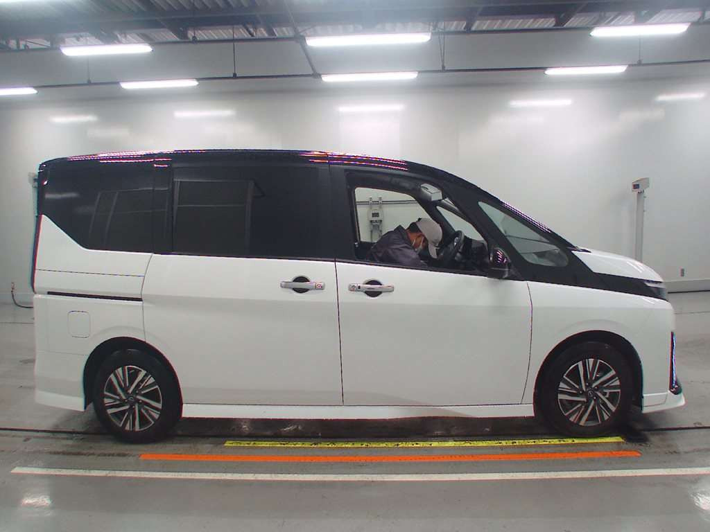 2024 Nissan Serena GFC28[2]