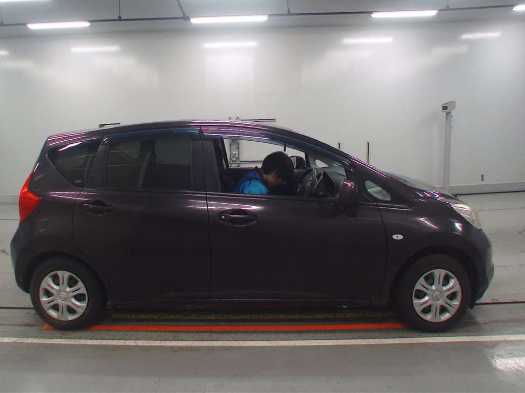 2012 Nissan Note E12[2]