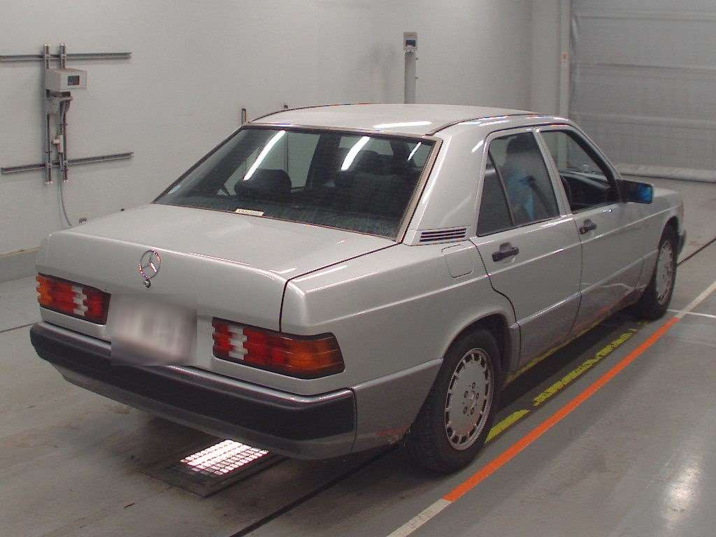 1992 Mercedes Benz 190 Class 201024[1]