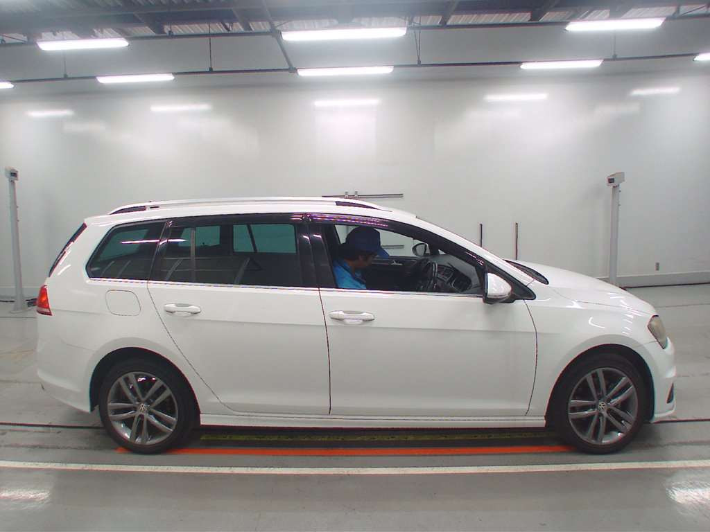 2014 Volkswagen Golf Variant AUCHP[2]