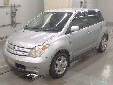 2002 Toyota IST