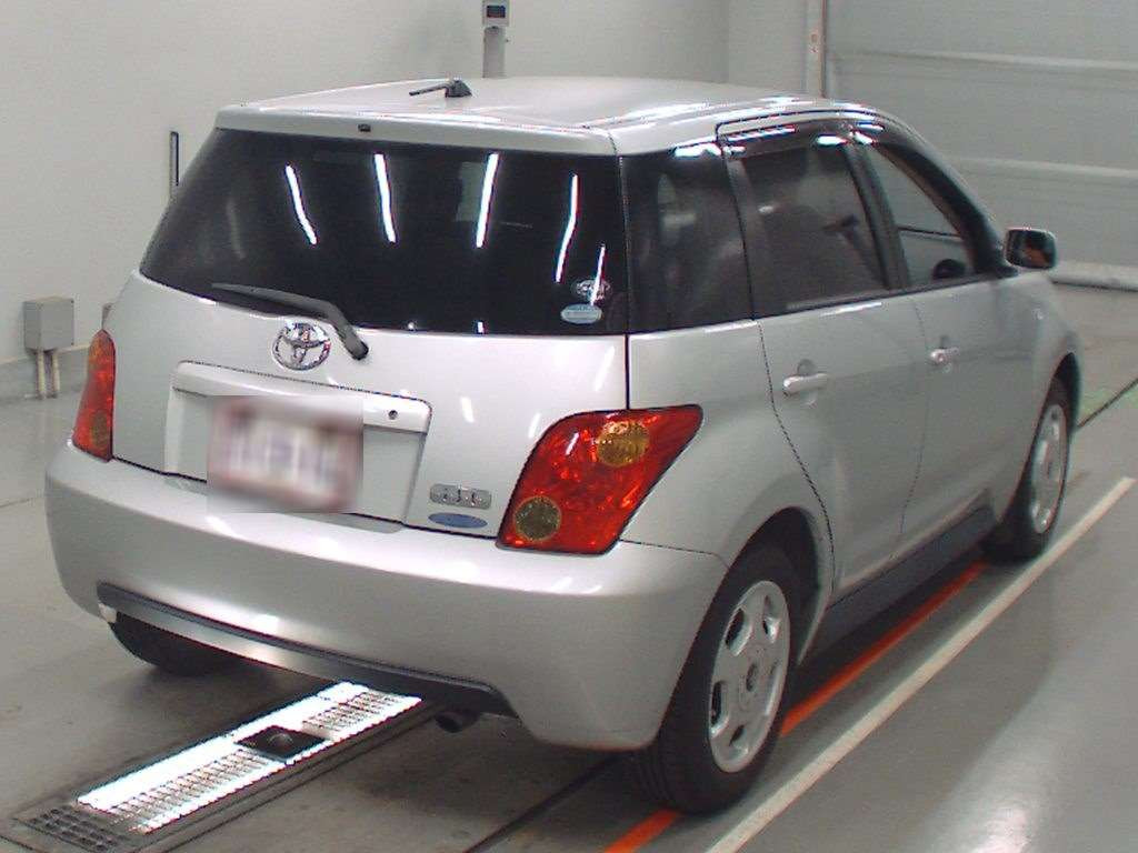 2002 Toyota IST NCP60[1]