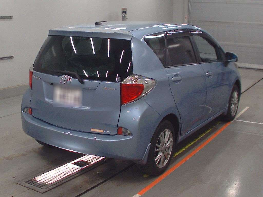 2010 Toyota Ractis NCP125[1]