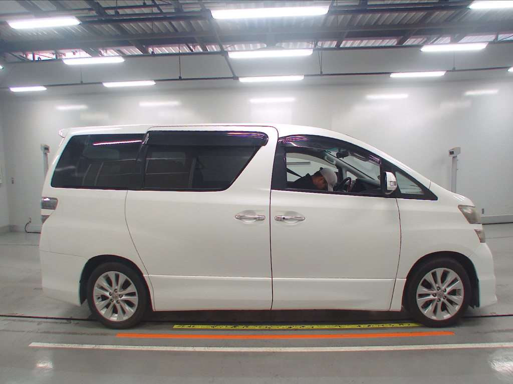 2010 Toyota Vellfire ANH20W[2]