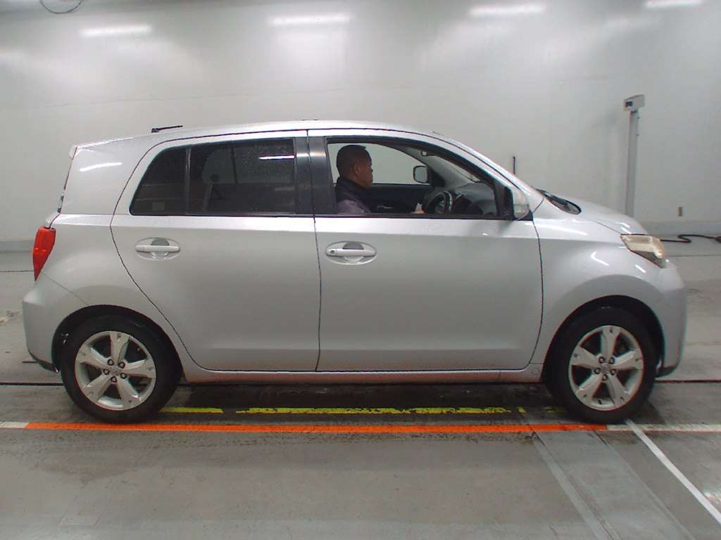 2007 Toyota IST NCP110[2]