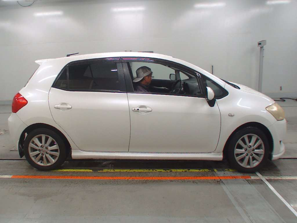 2007 Toyota Auris ZRE152H[2]