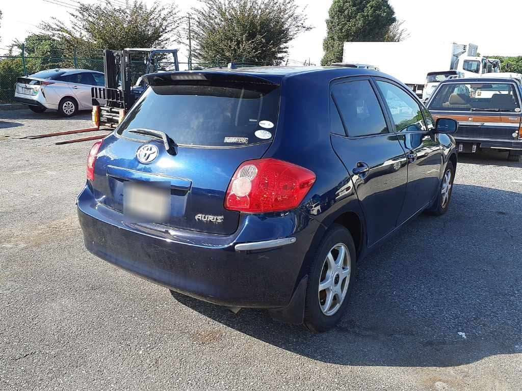 2007 Toyota Auris ZRE152H[1]