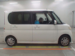 2009 Daihatsu Tanto Custom