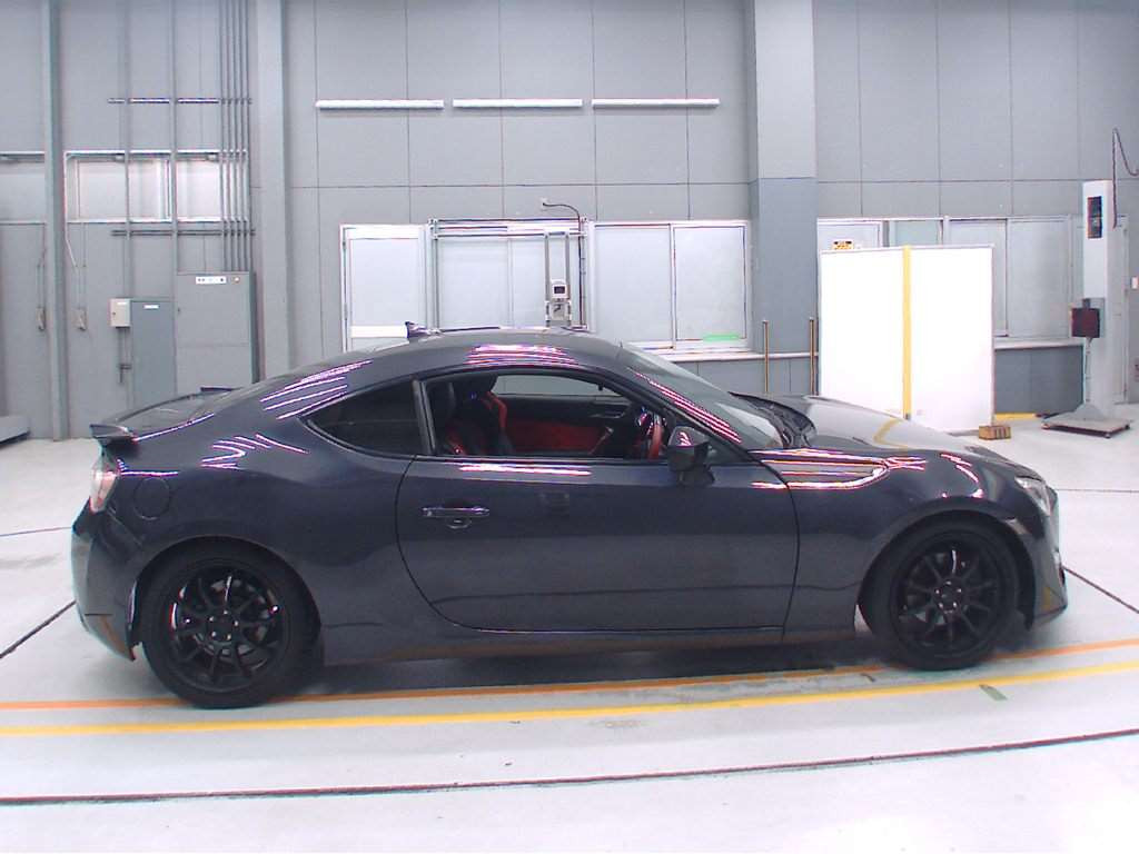 2012 Toyota 86 ZN6[2]