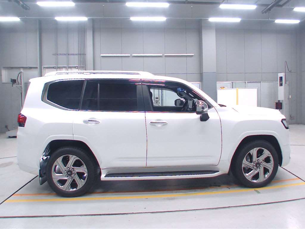 2023 Toyota Land Cruiser FJA300W[2]