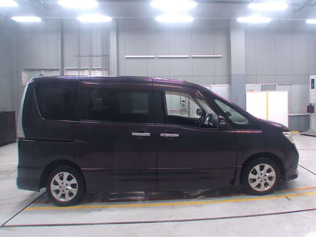 2012 Nissan Serena FC26[2]