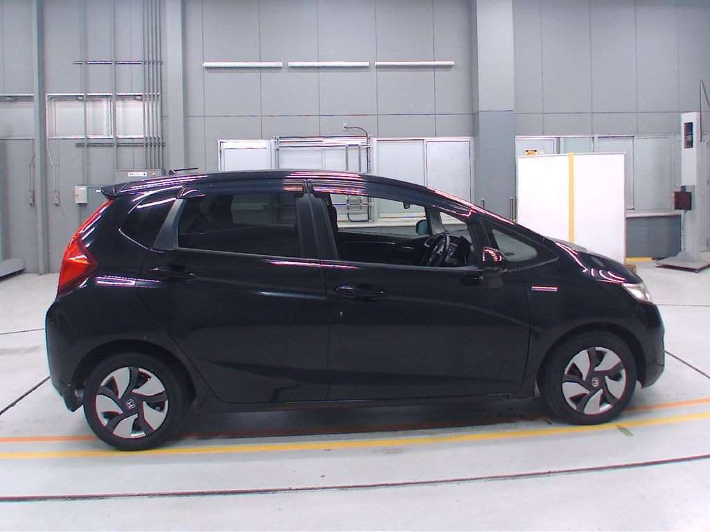 2013 Honda Fit Hybrid GP5[2]