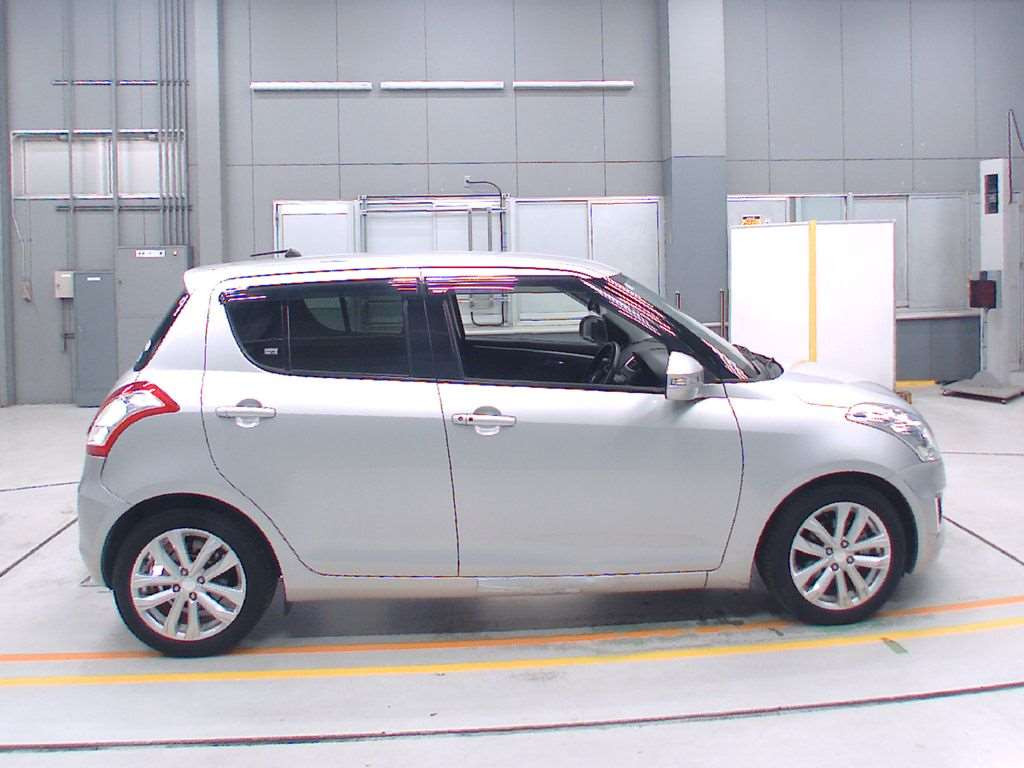 2016 Suzuki Swift ZC72S[2]