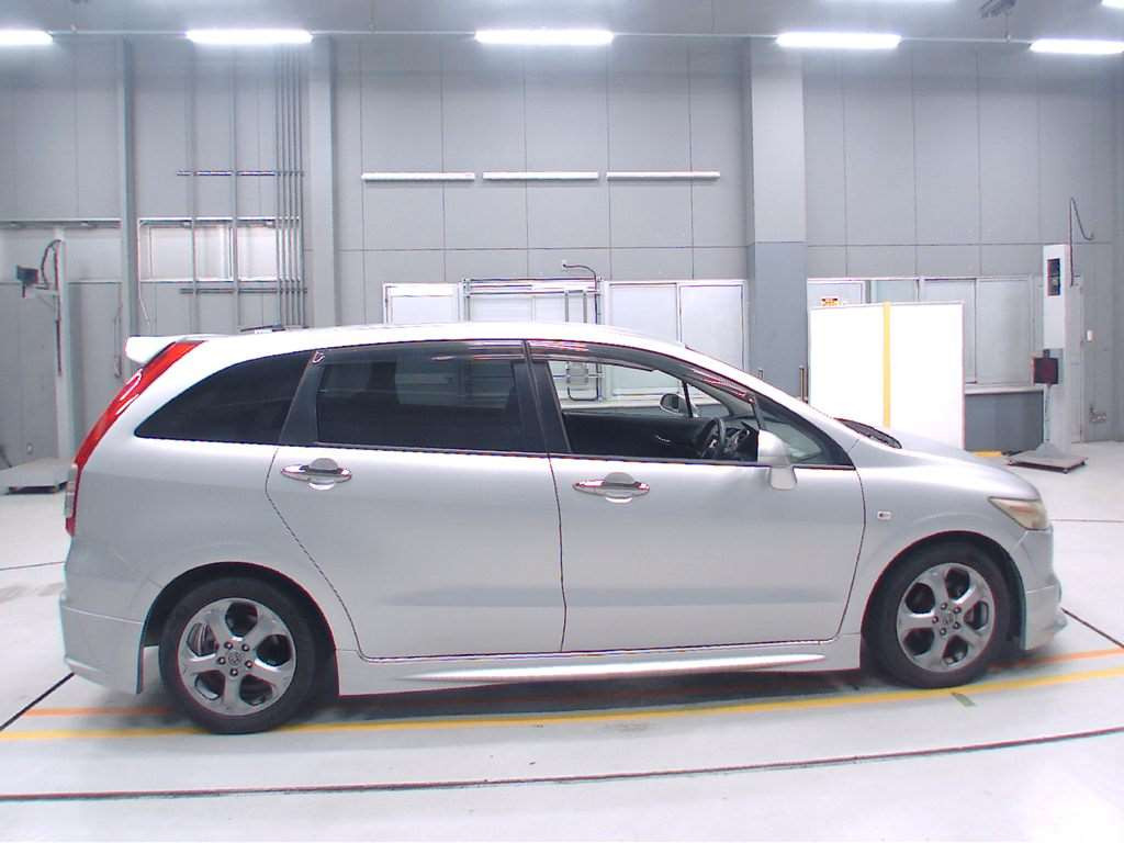 2006 Honda Stream RN6[2]