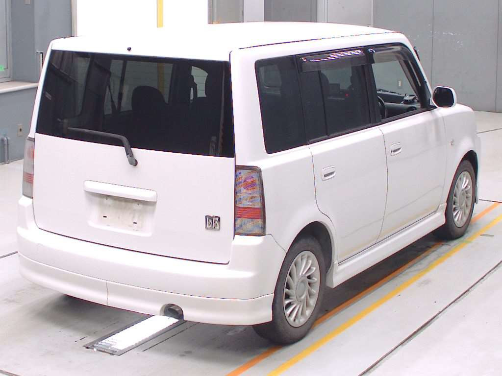 2005 Toyota bB NCP30[1]