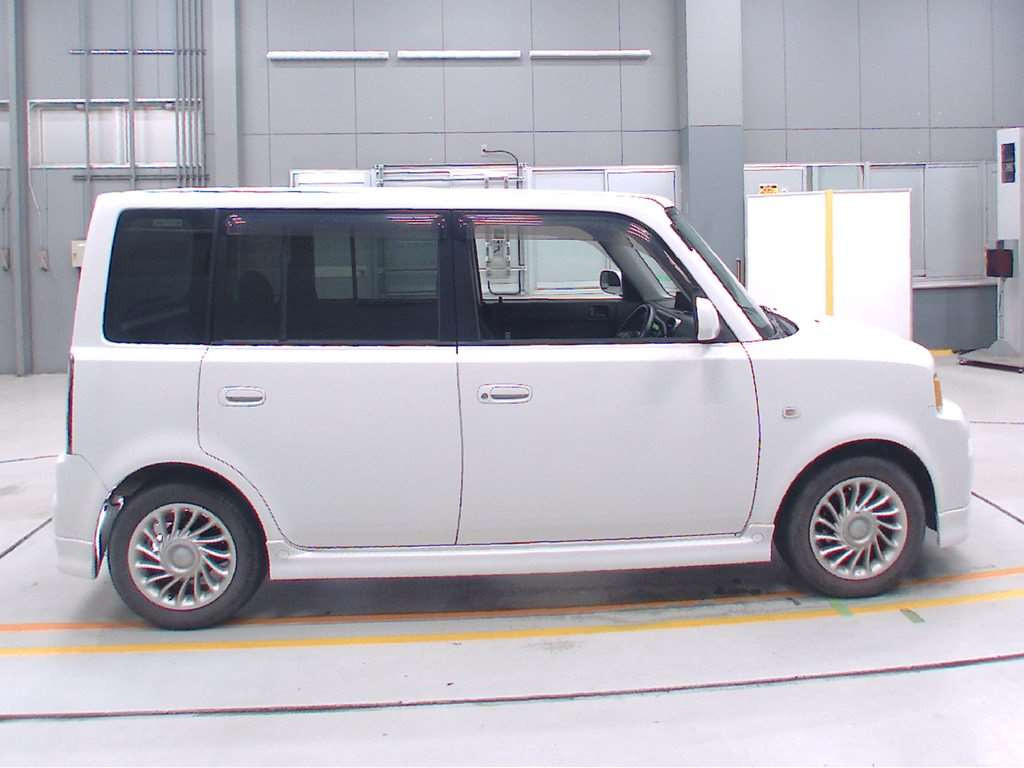 2005 Toyota bB NCP30[2]