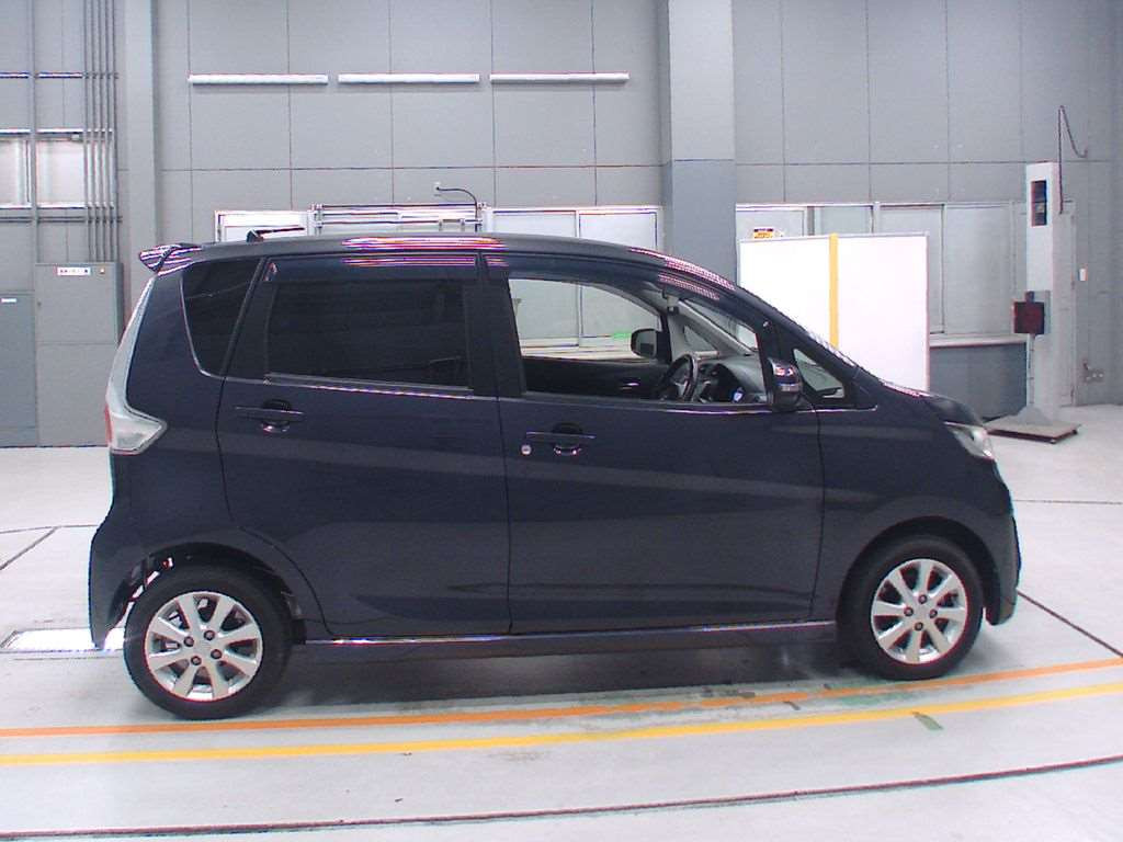 2013 Mitsubishi ek Custom B11W[2]