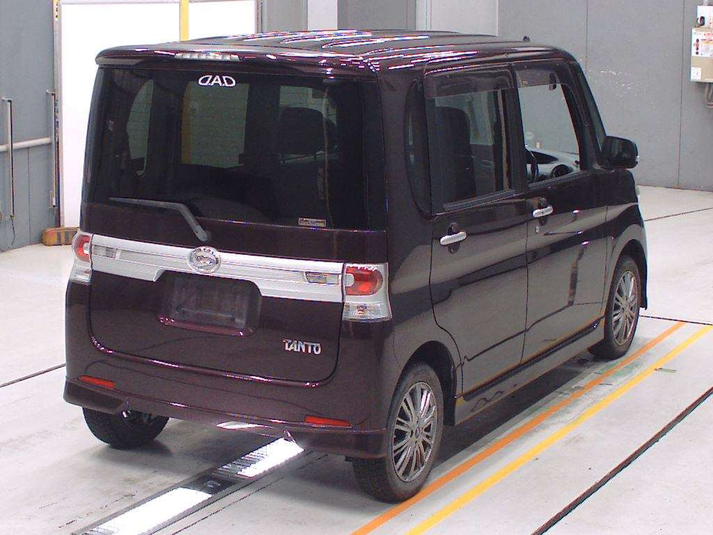 2011 Daihatsu Tanto L385S[1]