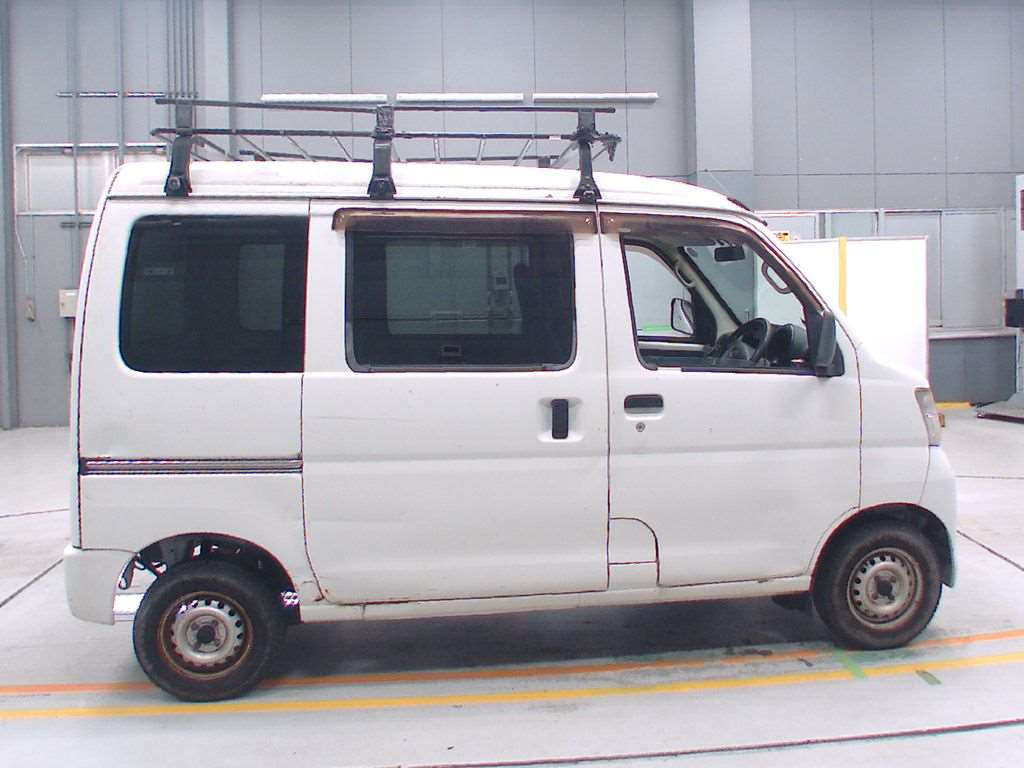 2014 Daihatsu Hijet Cargo S321V[2]