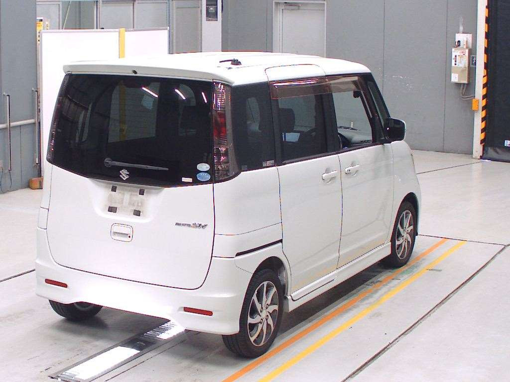 2010 Suzuki Palette SW MK21S[1]