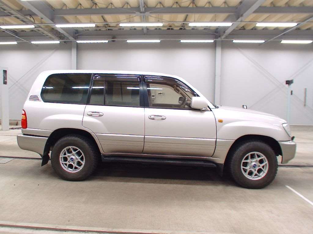 1999 Toyota Land Cruiser 100 UZJ100W[2]