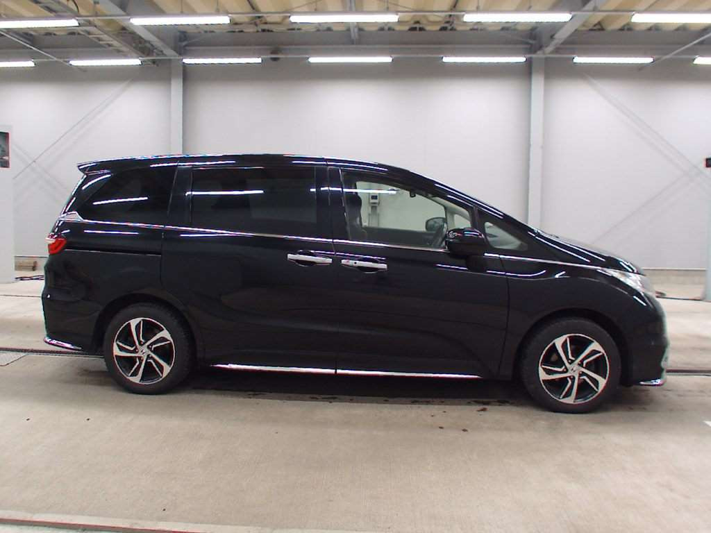 2014 Honda Odyssey RC2[2]