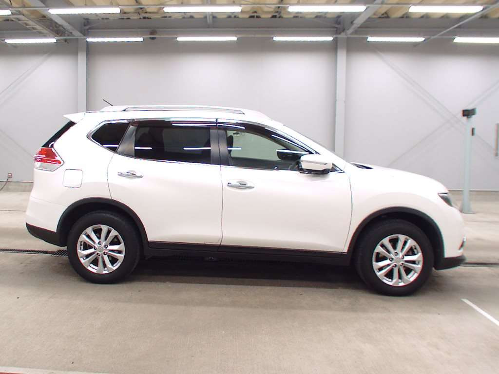 2013 Nissan X-Trail NT32[2]