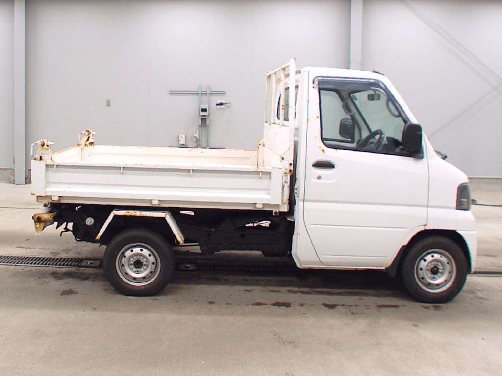 2005 Mitsubishi Minicab Truck U62T[2]