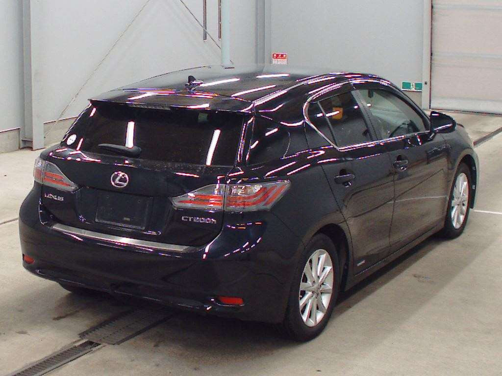 2011 Lexus CT ZWA10[1]