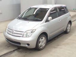 2003 Toyota IST