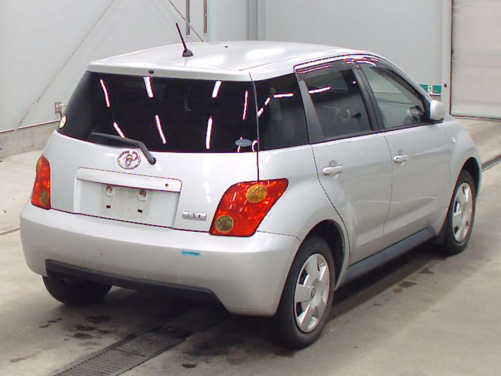 2003 Toyota IST NCP65[1]