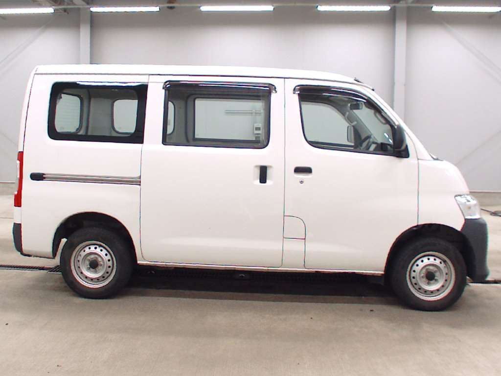 2021 Toyota Townace Van S413M[2]