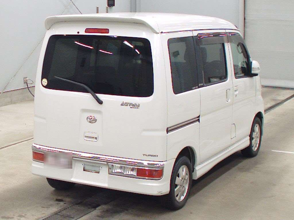 2011 Daihatsu Atrai Wagon S331G[1]