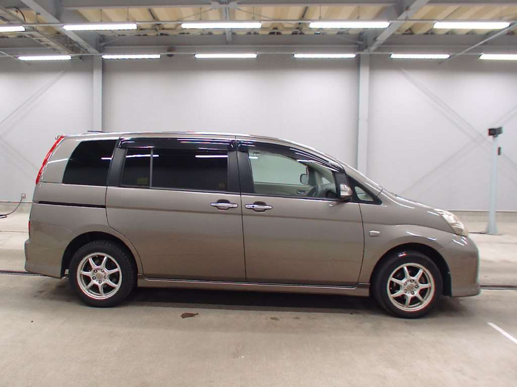 2008 Toyota Isis ANM15W[2]