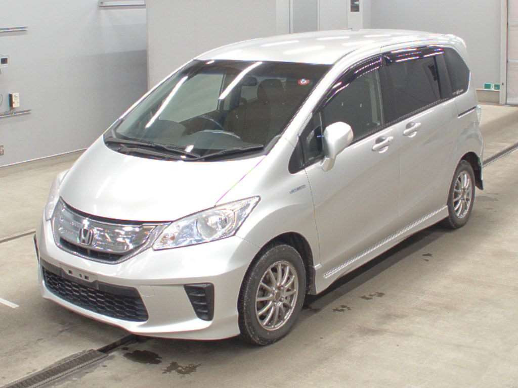 2013 Honda Freed hybrid GP3[0]