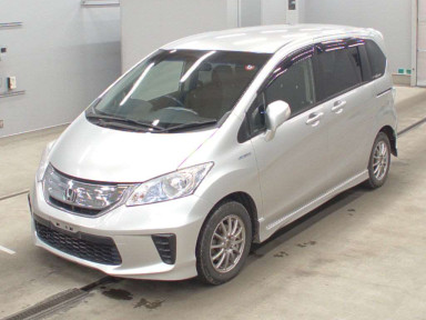 2013 Honda Freed hybrid